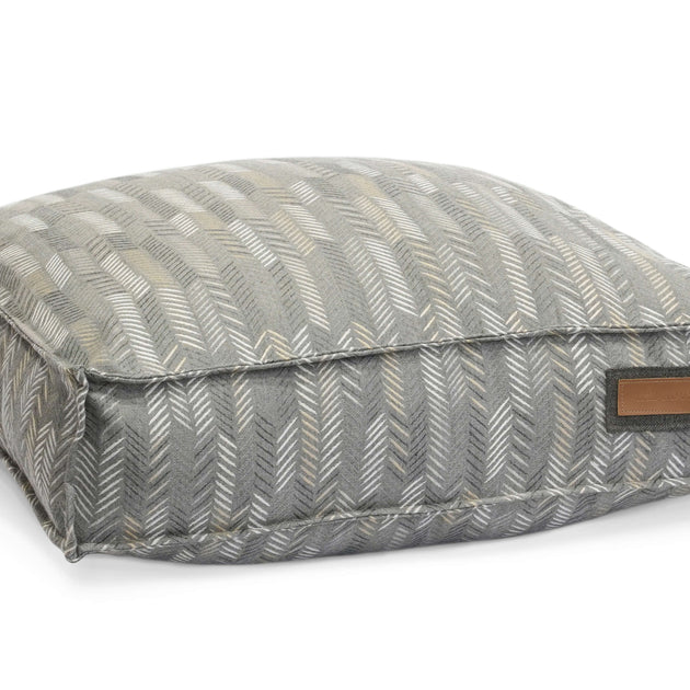 Lounger Pet Bed in Muttly Merle