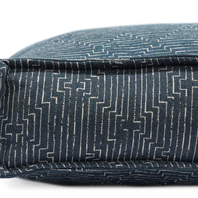 Lounger Pet Bed in Midnight Malamute