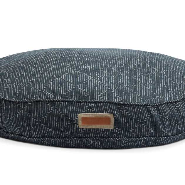 Round Pet Bed in Midnight Malamute